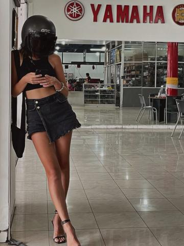 Лена Свежая Брюнетка